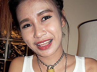 Deepthroating beauty drilled in tight ass