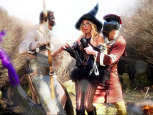 Pretty Sovereign Syre fucks a huge cock